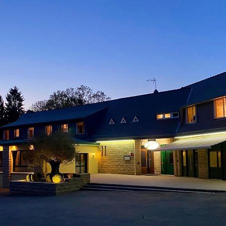 Les Portes du Coglais Hotel Roc Land מראה חיצוני תמונה